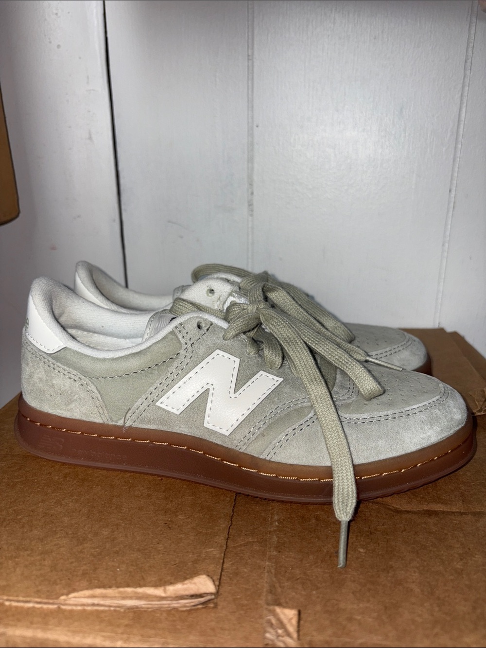 New Balance T500 Kids' Gray Suede Sneakers with Brown Sole size 4.5US